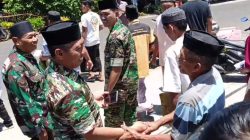 Menguatkan Persaudaraan, Kodim 1407/Bone Bagikan Ratusan Nasi Kotak untuk Jamaah Salat Jumat