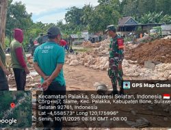 Babinsa Koramil 21/Palakka Kodim 1407/Bone Laksanakan Komsos Bersama Warga Desa Binaan