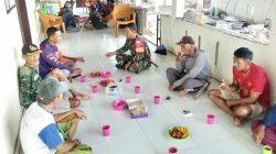 Jalin Silaturahmi Babinsa Koramil 15/Mare Dim 1407/Bone Komsos Dengan Tokoh Masyarakat